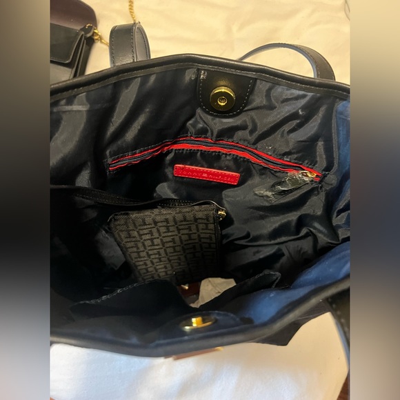 Tommy Hilfiger Black Purse - Picture 3 of 4